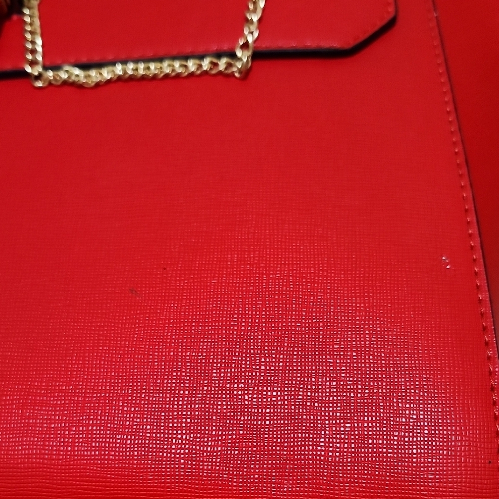 Chic Red Handbag with Gold Accents - Picture 11 of 13